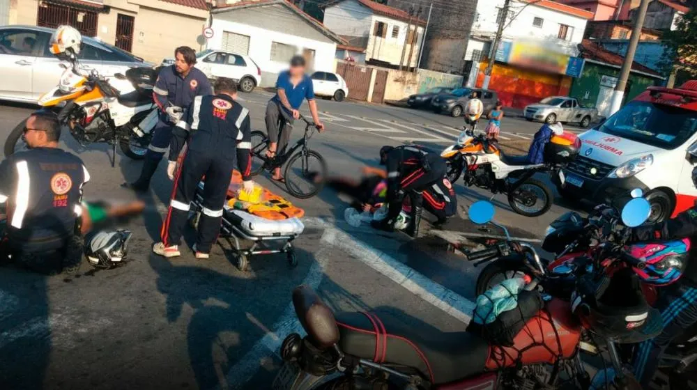 Colisão entre motos na Avenida dos Imigrantes deixa dois feridos