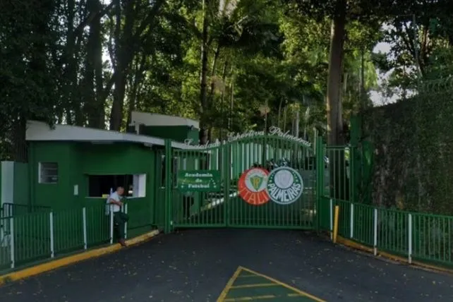 Palmeiras responde campanha contra gramado sintético: “Críticas rasas”
