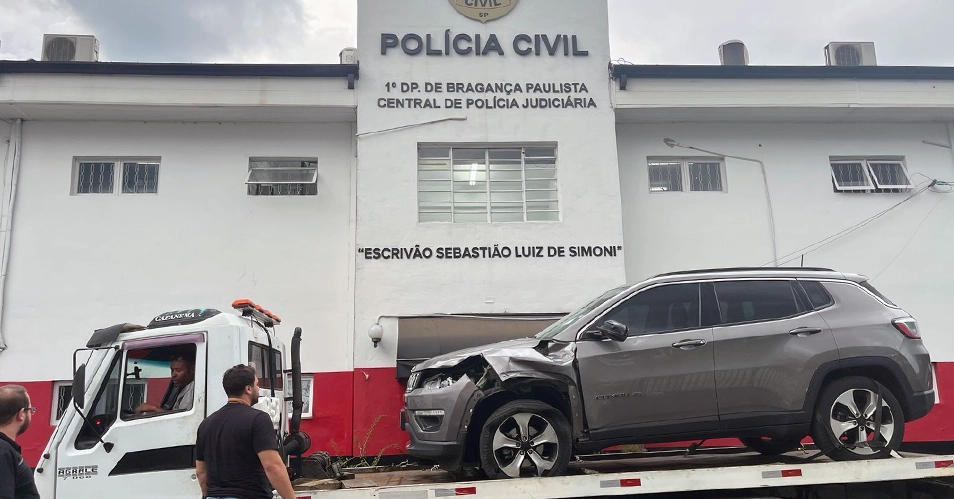Motorista foge após deixar dois gravemente feridos em acidente
