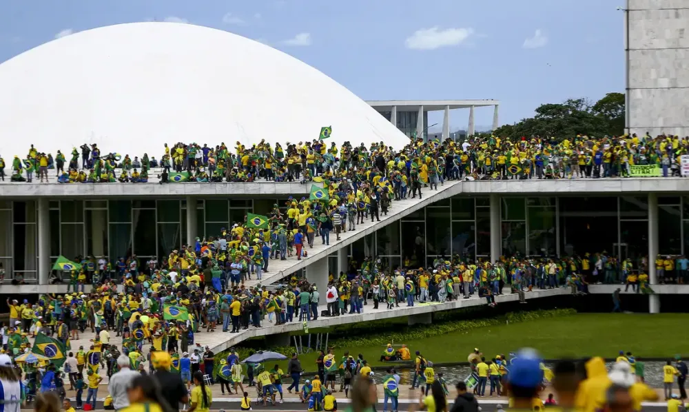 Moraes vota por tornar Léo Índio réu pelo 8 de janeiro