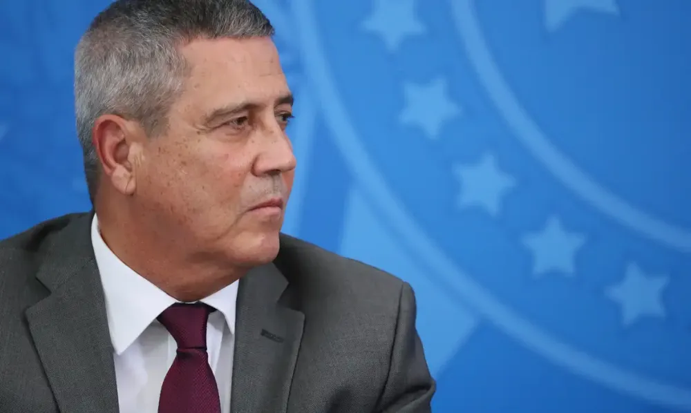 Braga Netto pede suspeição de Moraes em denúncia sobre golpe