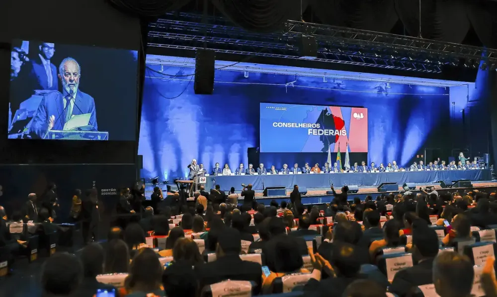 Na OAB, Lula defende regulação para combate às “oligarquias digitais”