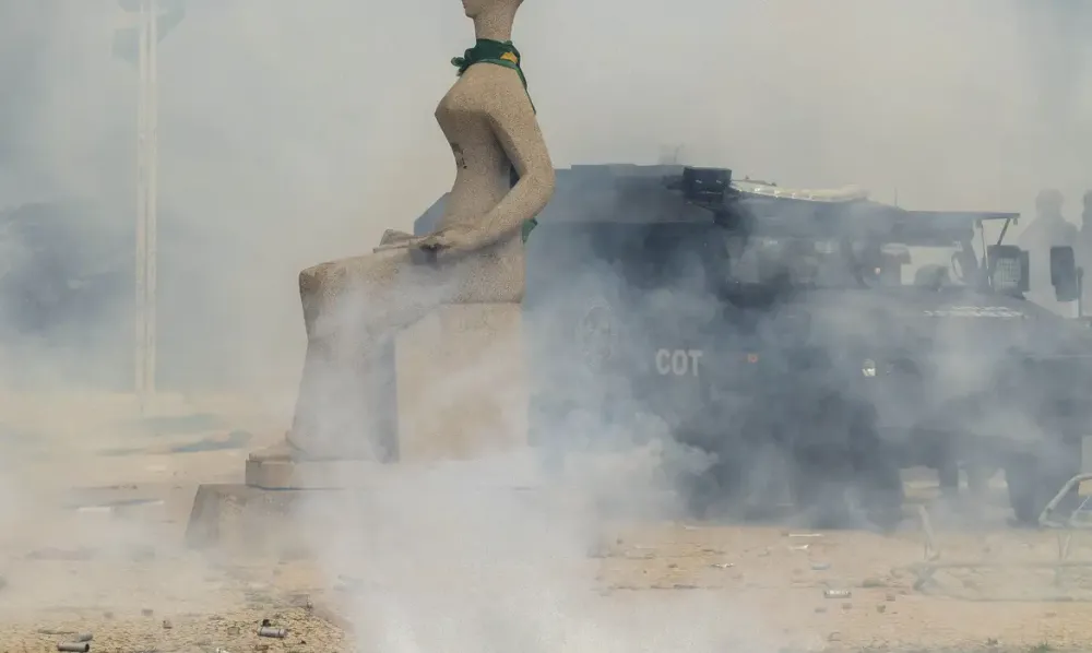 Sindicatos repudiam ataque a jornalistas que reportaram atos golpistas