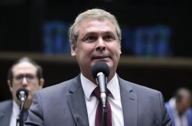 Líder do PT acha que Motta não pautará, mas mapeia votos pela anistia