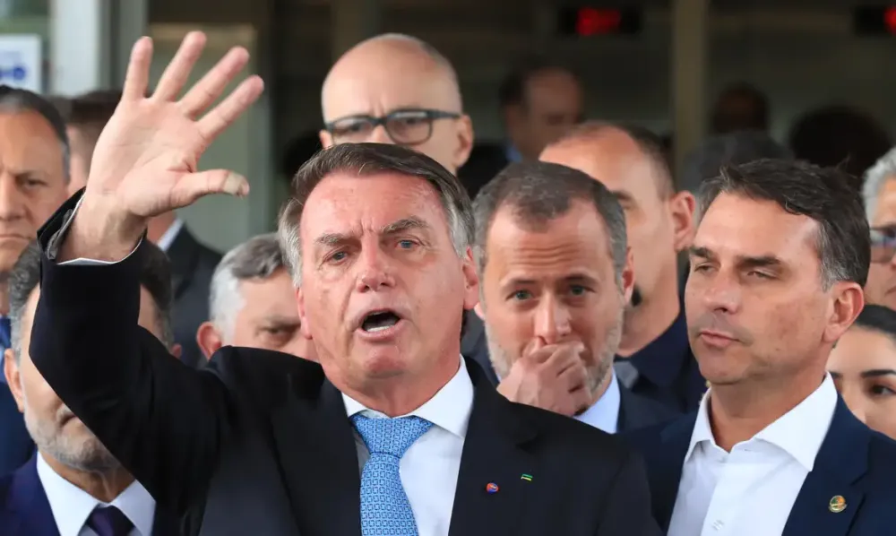 Moraes nega pedido para prender Bolsonaro