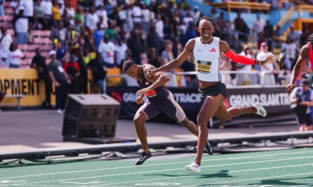 Alison dos Santos volta a vencer na Jamaica, desta vez nos 400m rasos