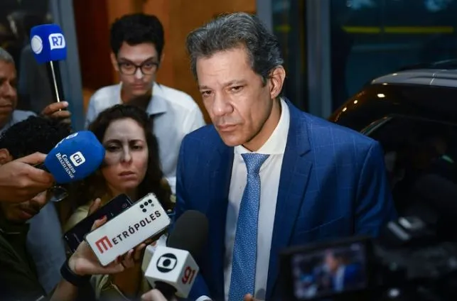Haddad diz que Lula recomendou ter “prudência” ao lidar com tarifaço