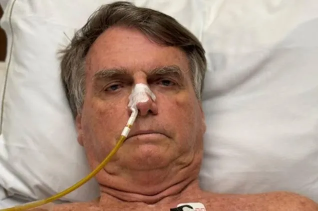 Bolsonaro passa a receber água via oral; confira novo boletim clínico