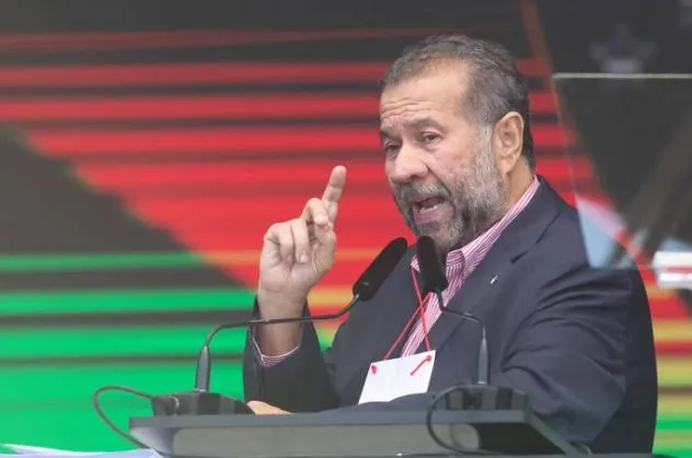 “Não posso ser responsabilizado por erros de terceiros”, diz Lupi