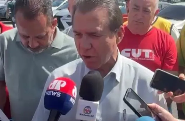 Marinho diz que continuidade de Lupi depende da reação à crise no INSS