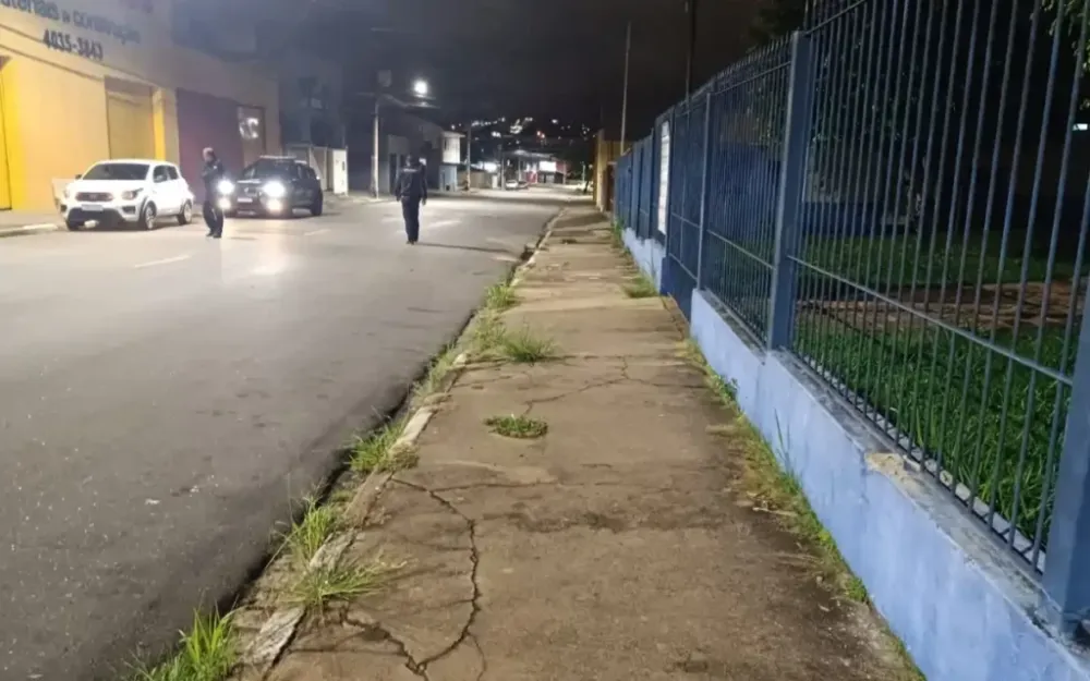 Motorista é flagrado bêbado ao volante após colidir com muro em Bragança Paulista