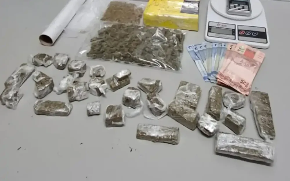 Polícia Civil apreende drogas e prende indivíduo após denúncia anônima em Bragança Paulista