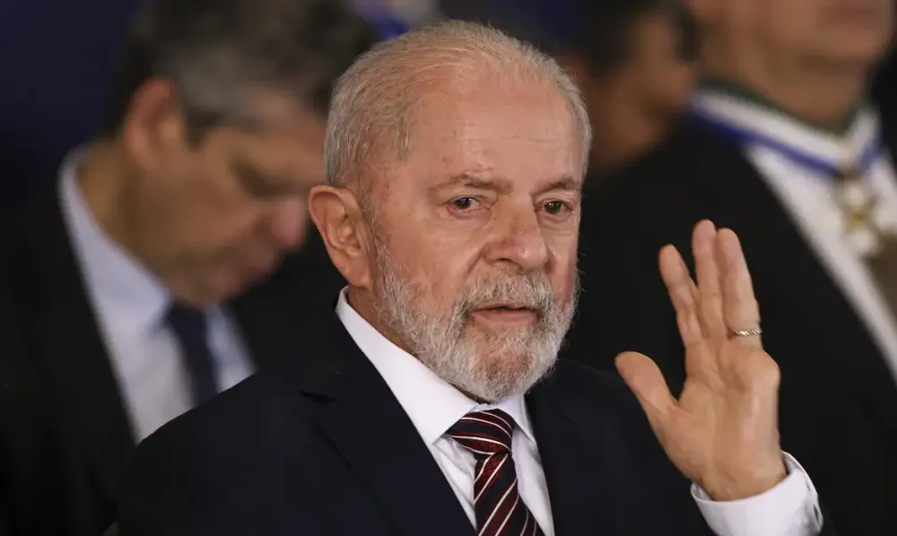 Lula anuncia crédito para reformas e acesso a médicos especialistas