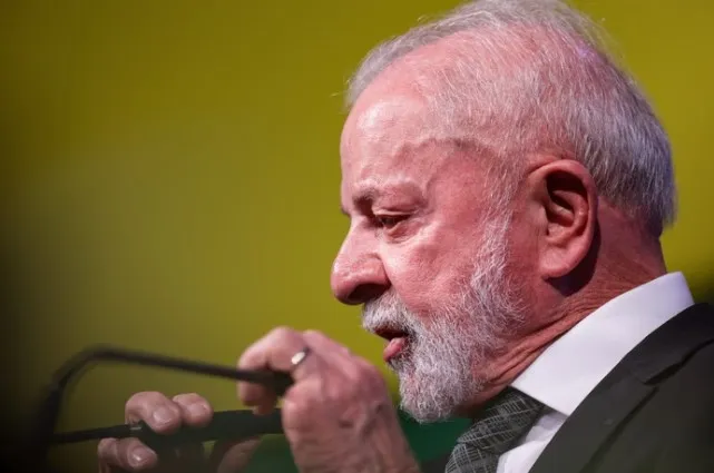 Lula dá “bronca” em equipe durante evento no PR: “Cadê as entregas?”