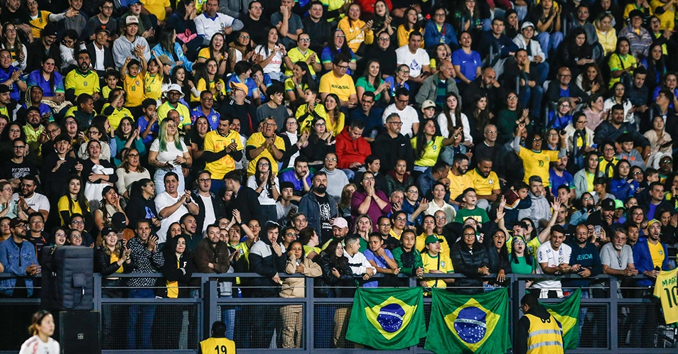 Com recorde de público, Brasil vence em Bragança Paulista