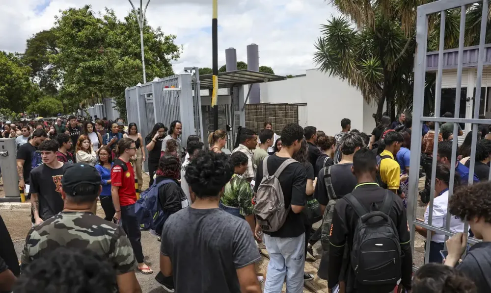 Mais de 5,3 milhões de pessoas já se inscreveram no Enem deste ano