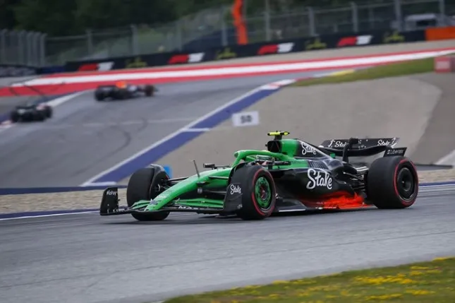 Bortoleto surpreende e larga em 8º no GP da Áustria; Norris é pole