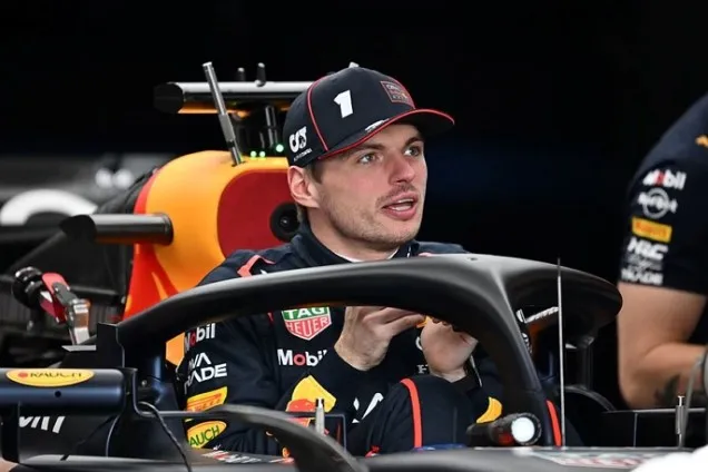 Max Verstappen teria cláusula para deixar RBR e assinar com Mercedes