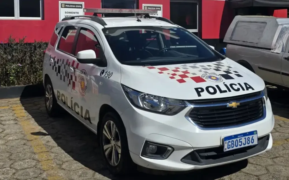 Homem com mandado judicial se entrega à PM em Bragança Paulista