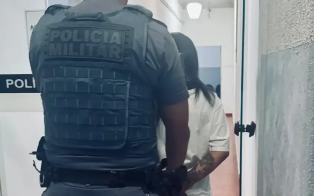 Foragida da justiça é capturada condenada por tráfico tenta fugir, mas acaba presa!