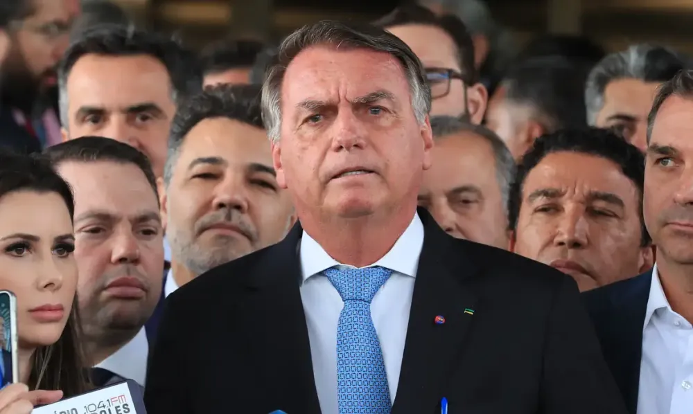 Moraes diz que Bolsonaro ignora e desrespeita o Supremo