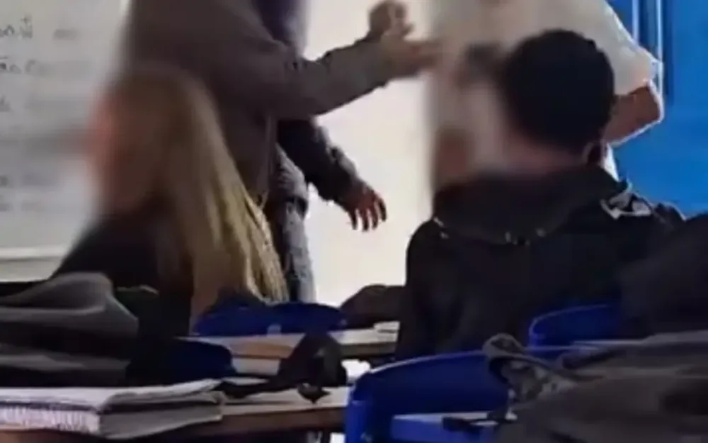 Polícia Militar promove palestra sobre violência doméstica para alunos do ensino médio em Amparo