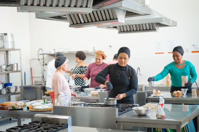Instituições de ensino superior de Minas vão enviar estudantes para trabalhar em restaurantes e hotéis de Curaçao