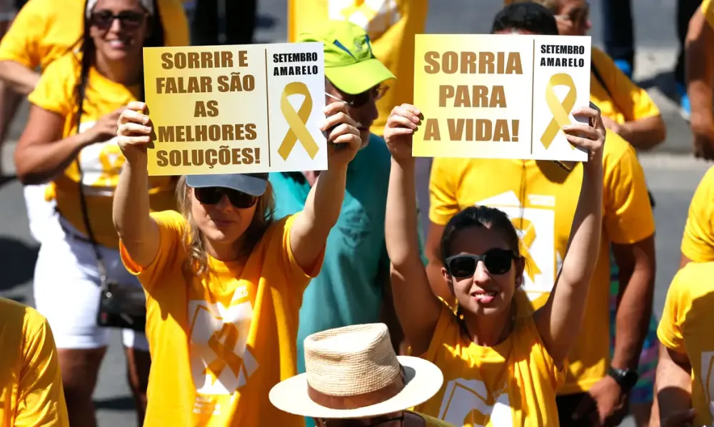 Pediatras alertam para aumento de autoagressão entre adolescentes