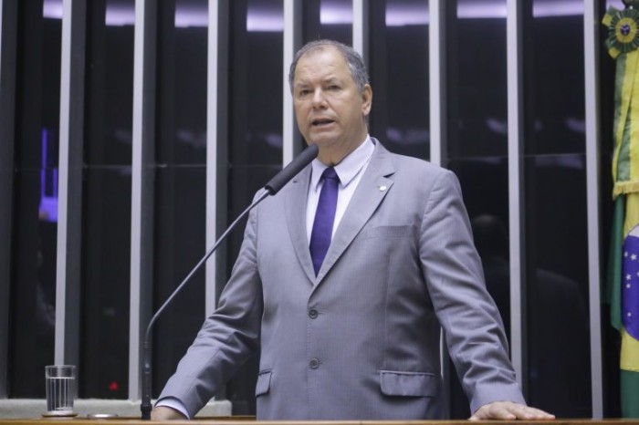 Comissão aprova projeto de auxílio financeiro para famílias de baixa renda atingidas por desastres