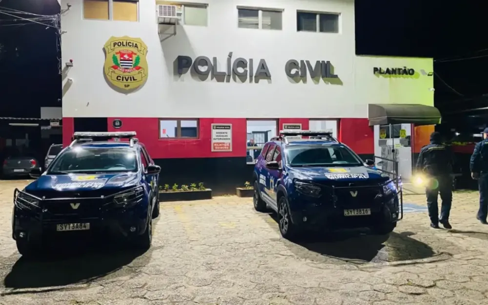 Homem foge de abordagem e joga pacote com drogas para não ser preso em Bragança Paulista