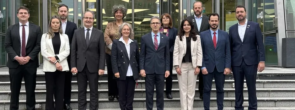 Em Paris, Governo de Minas estreita laços com universidade de negócios que deve ampliar atuação em Belo Horizonte