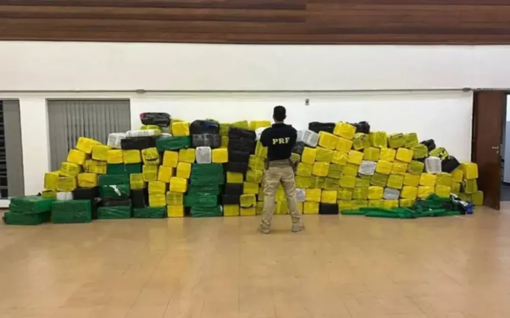 Mais de cinco toneladas de maconha foram apreendidas pela PRF no Sul de Minas
