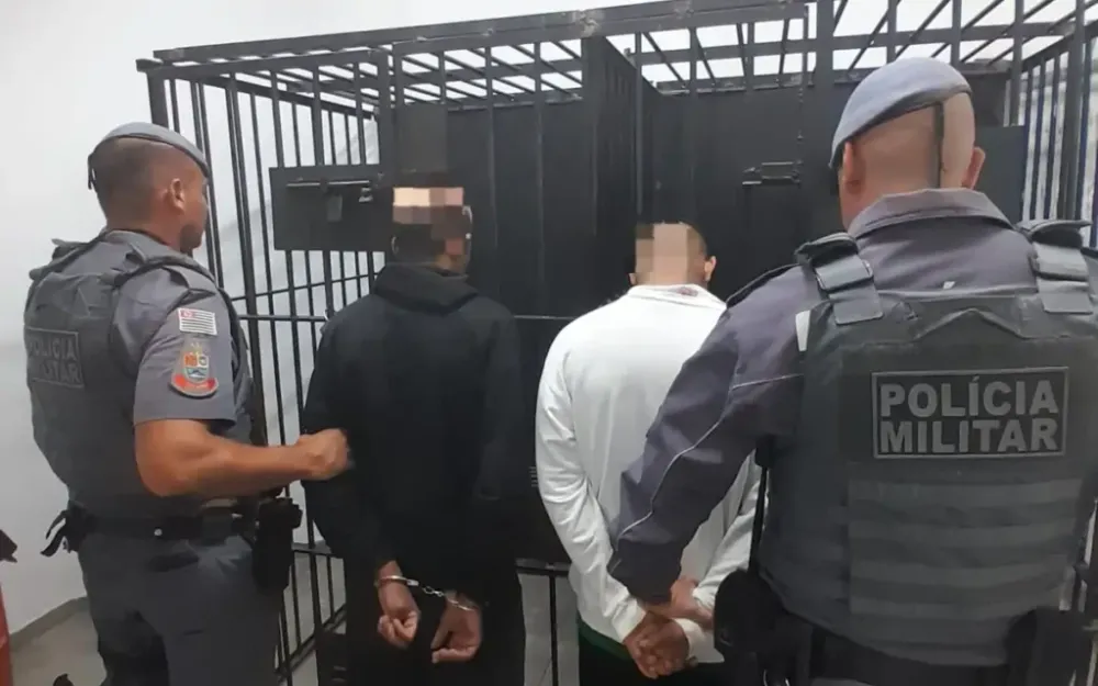 Dupla é detida por roubo após ação rápida da PM e monitoramento em Atibaia