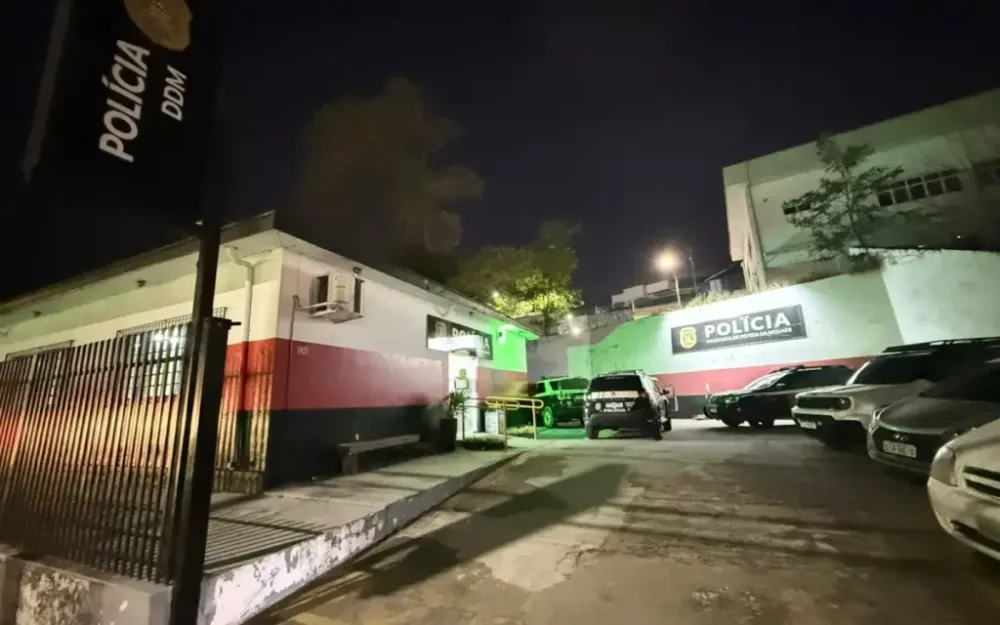 Polícia é atacada por agressor após denúncia de violência contra mulher