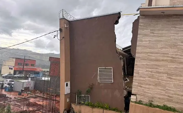Casa desaba parcialmente após moradores perceberem estalos e movimentações em Varginha, MG