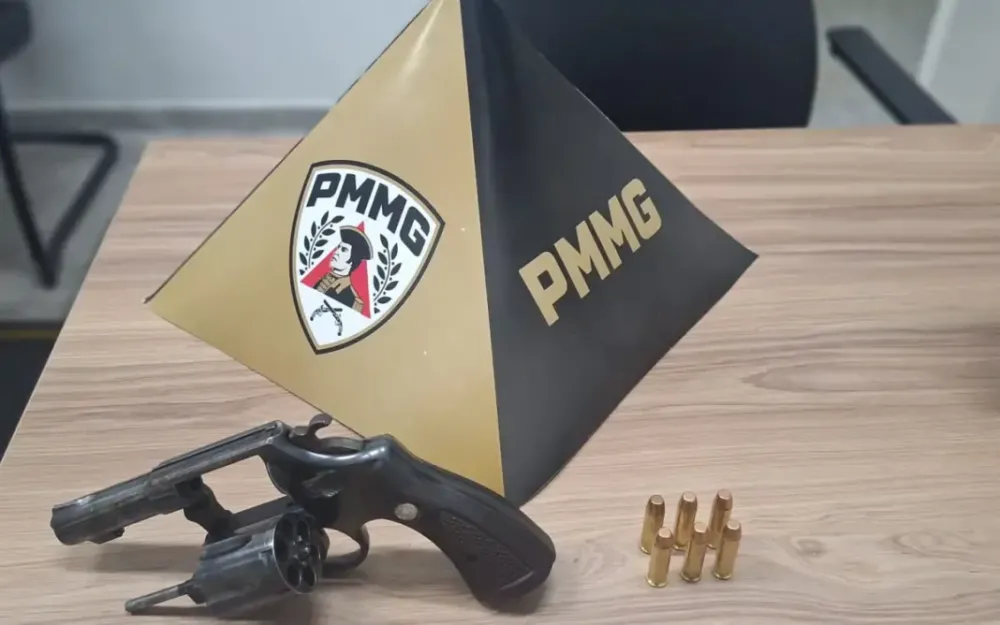 PMMG apreende arma e munições durante operação no Centro de Extrema