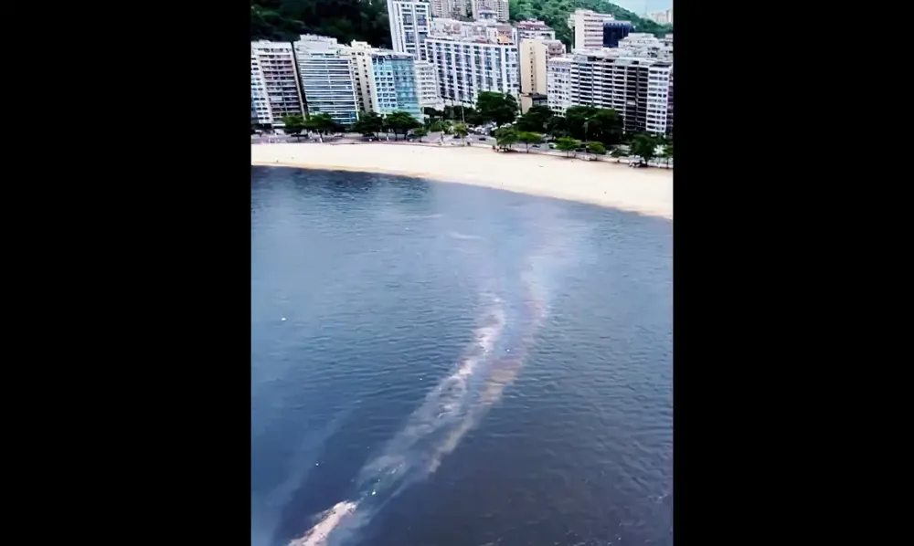 Secretaria identifica navio que derramou óleo na Baía de Guanabara