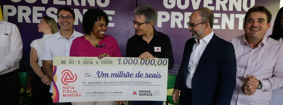 Governo de Minas entrega cheque simbólico de R$ 1 milhão para ganhadora do Nota Fiscal Mineira