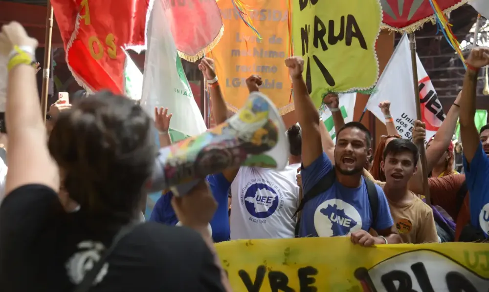 Bienal da UNE leva ao Recife debate sobre política, cultura e educação