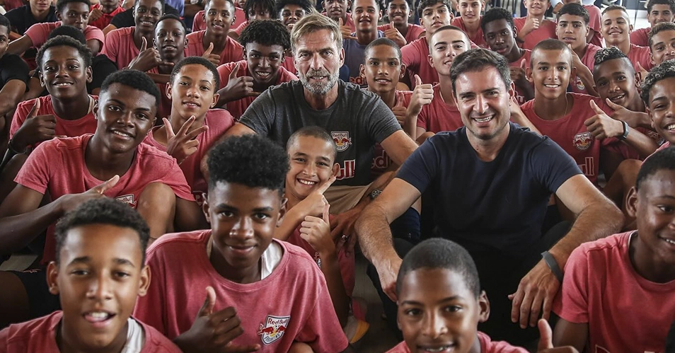 Klopp visita CT e deve acompanhar jogo em Bragança Paulista