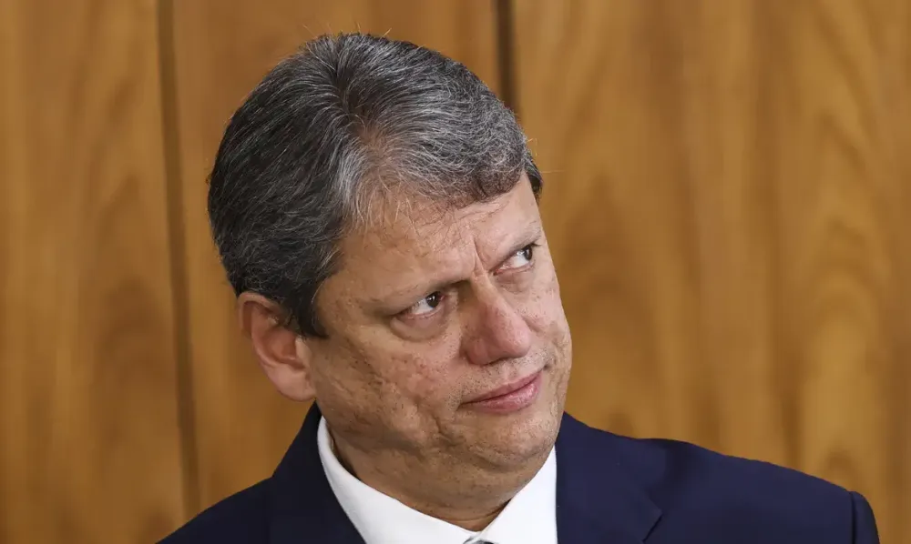 Moraes arquiva pedido para incluir Tarcísio em inquérito do golpe