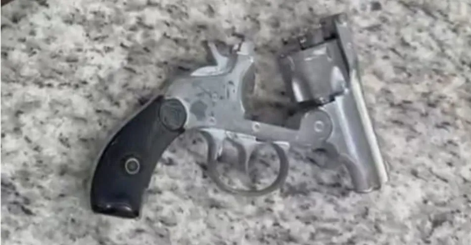 PM prende acusado de porte ilegal de arma