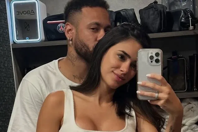 Vídeo: Bruna Biancardi mostra detalhes da mansão onde mora com Neymar