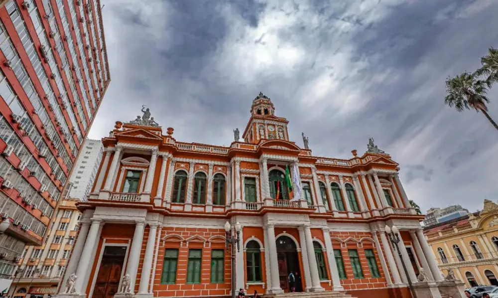 Defesa Civil do Rio Grande do Sul alerta para chuva pontualmente forte